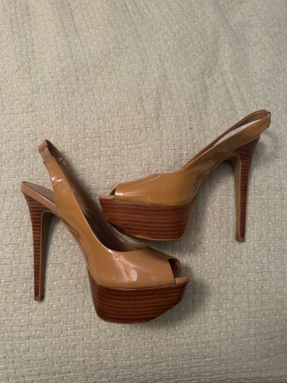 Jessica Simpson Tan Patent Platform Peep-Toe Slingbacks